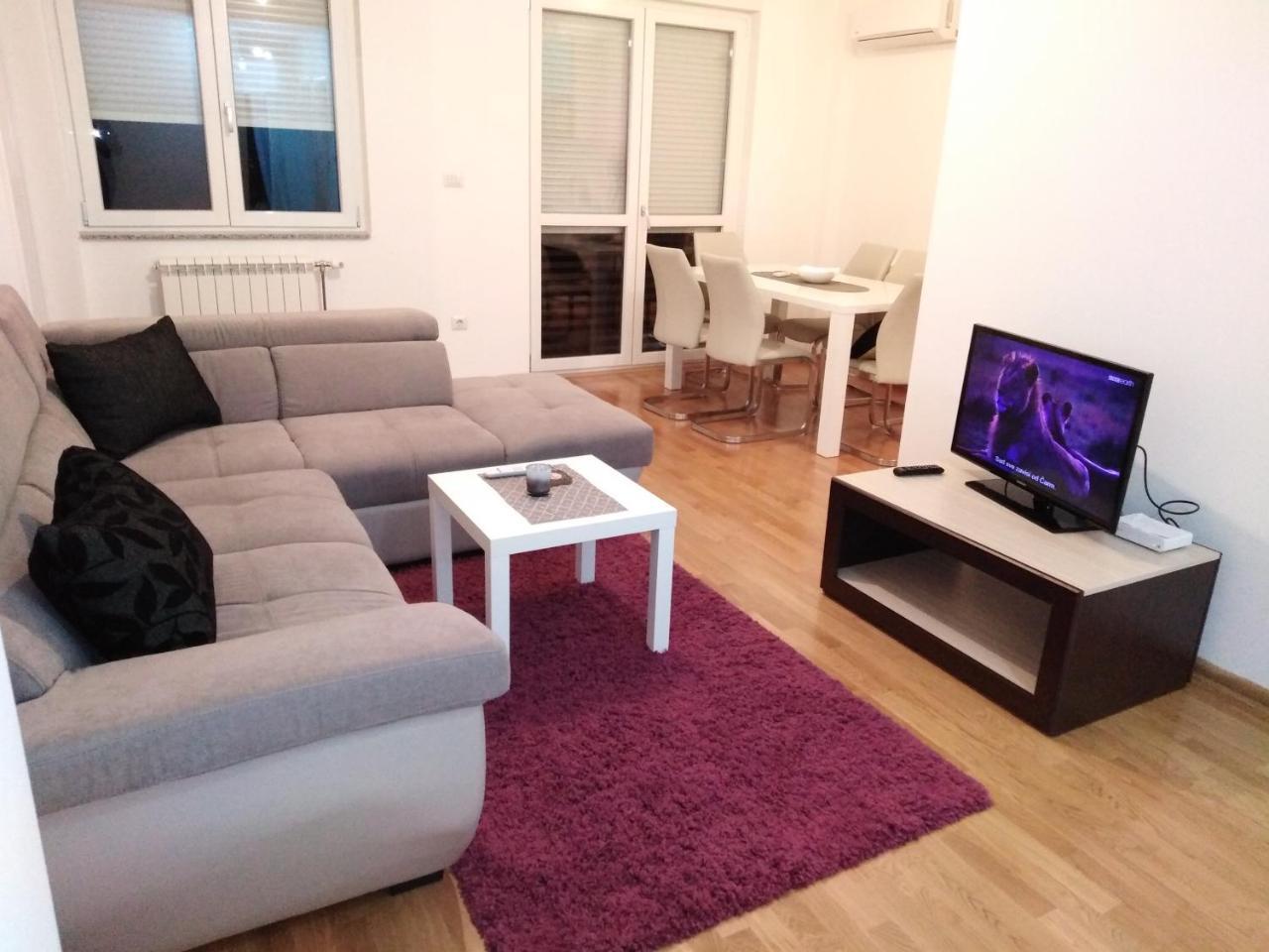 Butterfly Apartment Cacak Exterior photo
