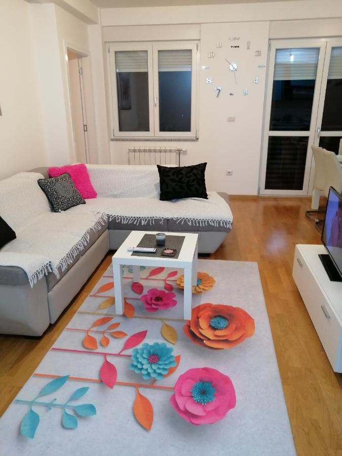 Butterfly Apartment Cacak Exterior photo